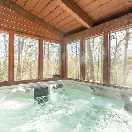 Dudley II By Avantstay Comfortable Cabin W Hot Tub Views Pigeon Forge Esterno foto