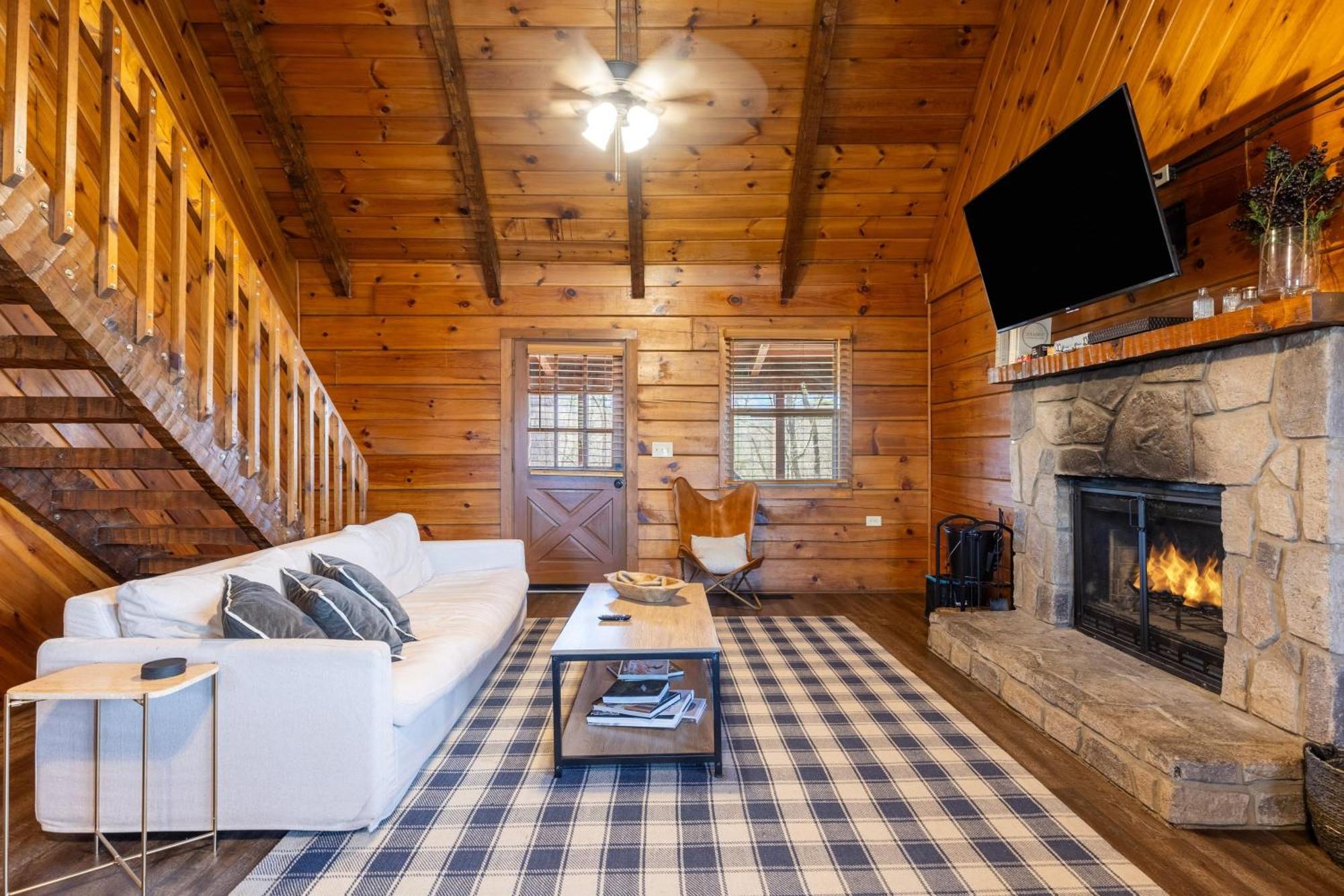Dudley II By Avantstay Comfortable Cabin W Hot Tub Views Pigeon Forge Esterno foto