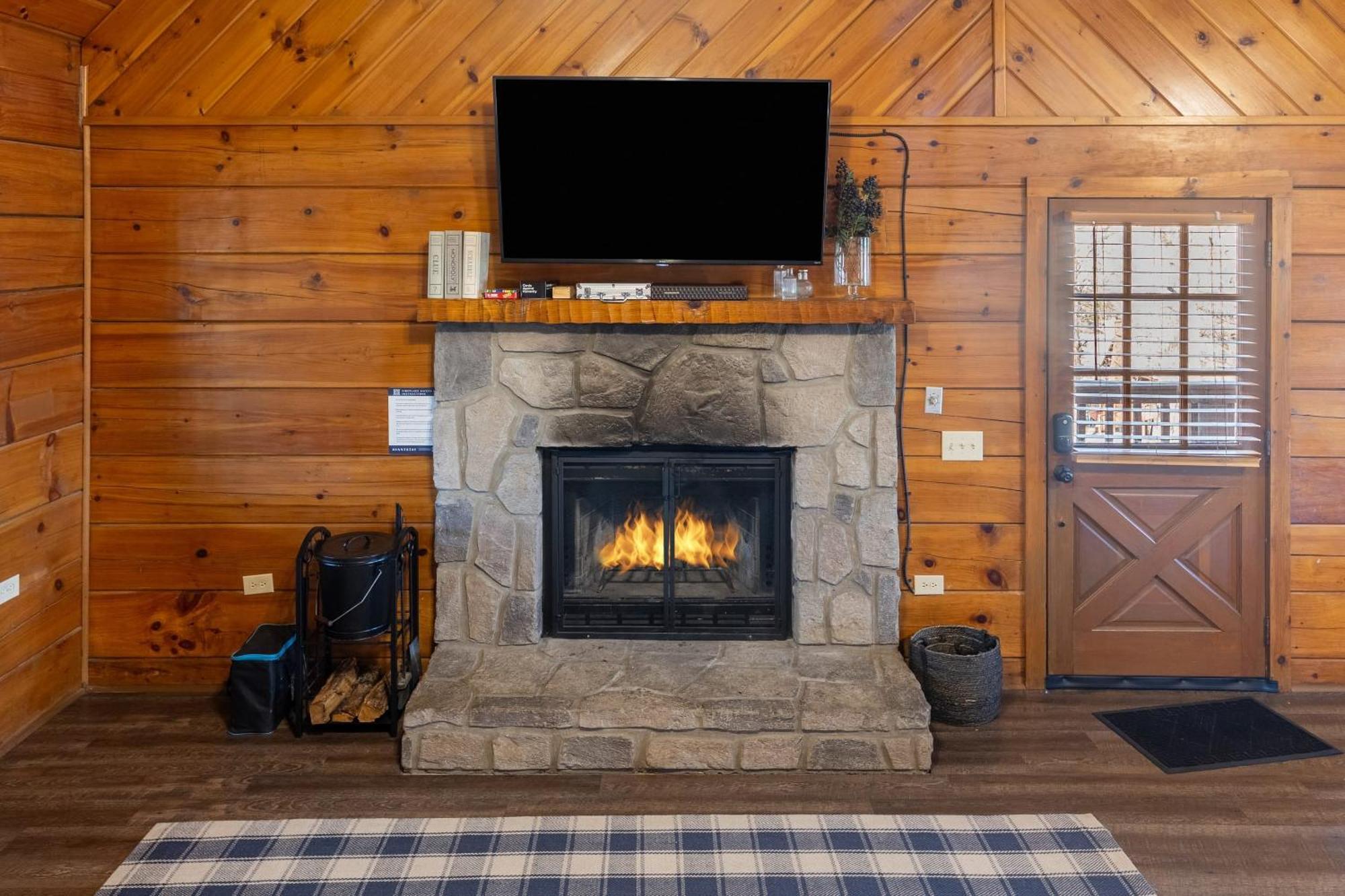 Dudley II By Avantstay Comfortable Cabin W Hot Tub Views Pigeon Forge Esterno foto