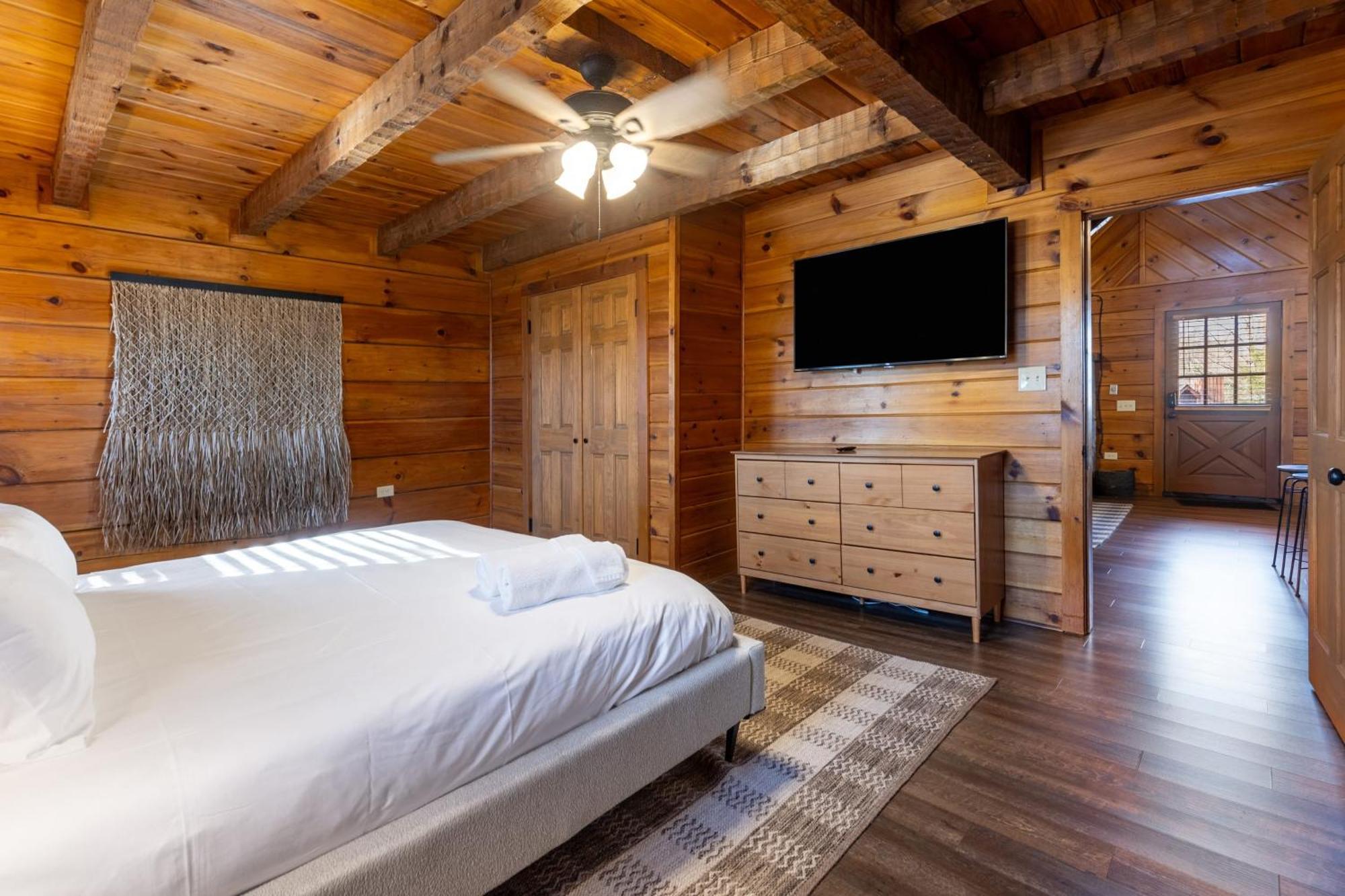 Dudley II By Avantstay Comfortable Cabin W Hot Tub Views Pigeon Forge Esterno foto