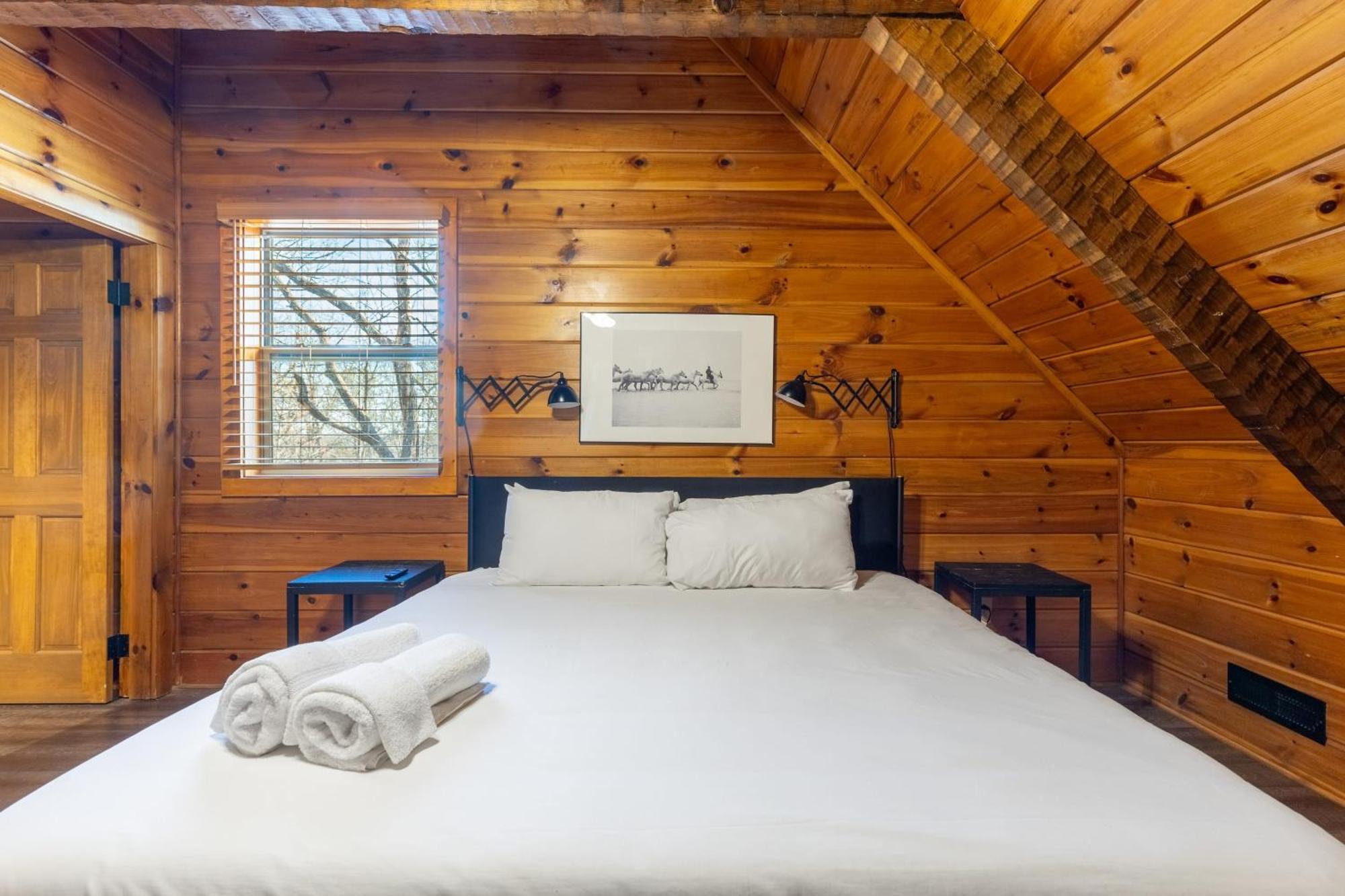Dudley II By Avantstay Comfortable Cabin W Hot Tub Views Pigeon Forge Esterno foto