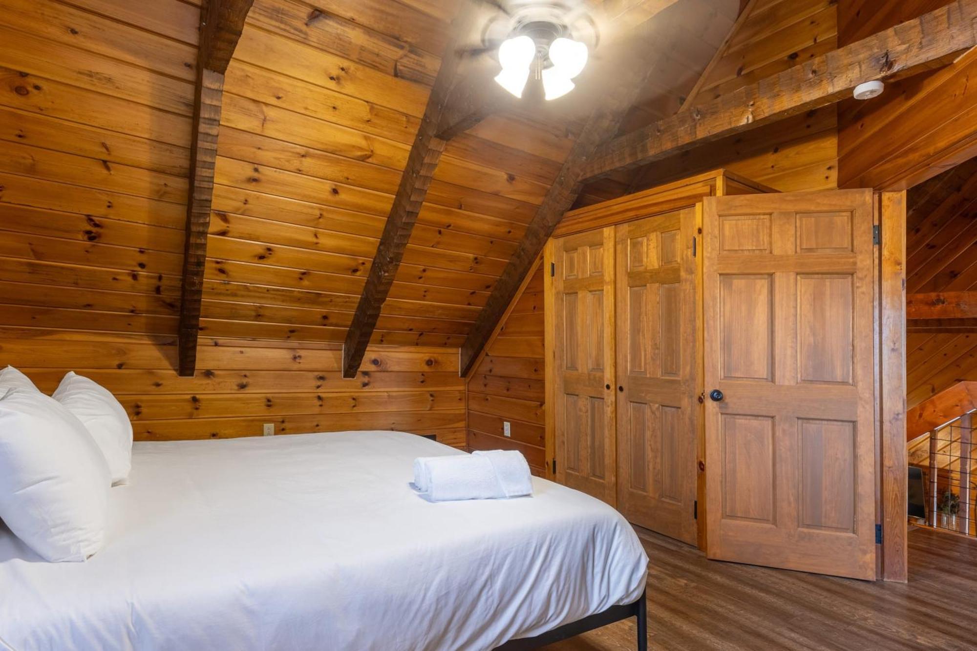 Dudley II By Avantstay Comfortable Cabin W Hot Tub Views Pigeon Forge Esterno foto